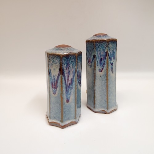 Click to view detail for #221108 Salt & Pepper Shaker Blue $16.50